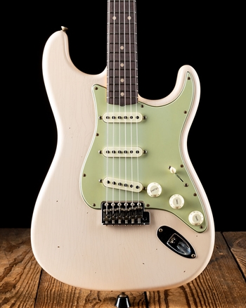 Fender Custom Shop 60 Journeyman Stratocaster - Shell Pink