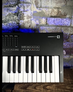 Novation Launchkey 49 - 49-Key MIDI Controller *USED*