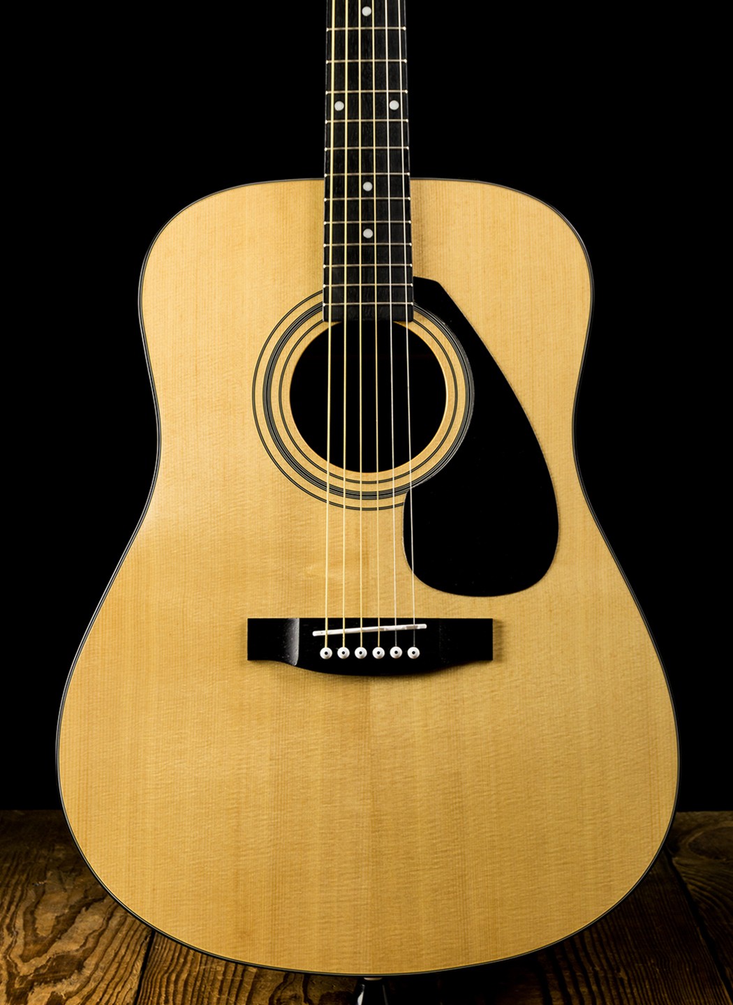 Yamaha Gigmaker Deluxe Acoustic Guitar Pack Natural