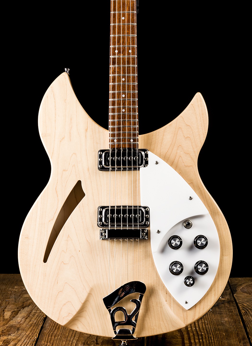 Rickenbacker Model 330 - Mapleglo