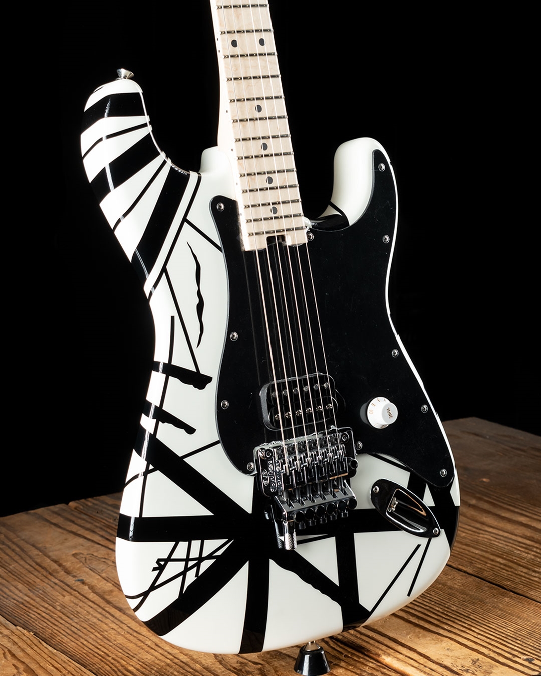 Evh striped series white best sale with black stripes
