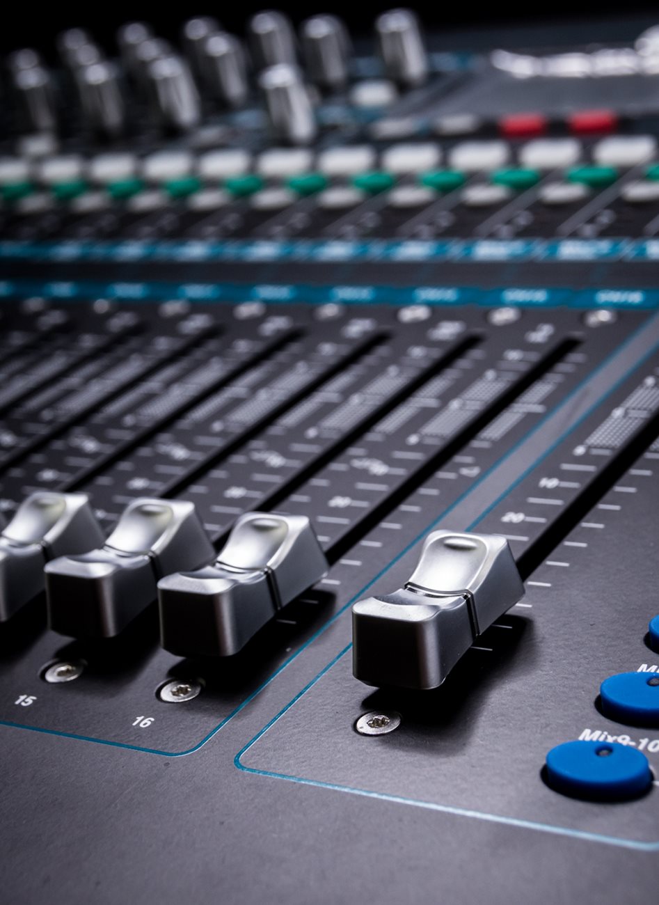 Allen and Heath Qu-16 - 16-Channel Digital Mixer Allen and Heath Qu-16 - 16-Channel Digital Mixer