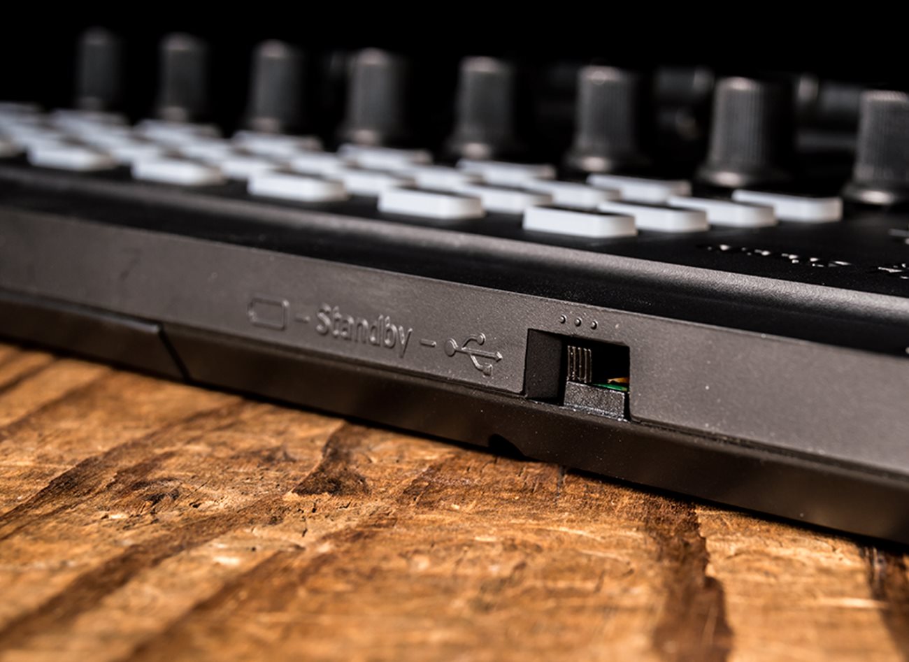 KORG nanoKONTROL Studio Mobile MIDI Controller
