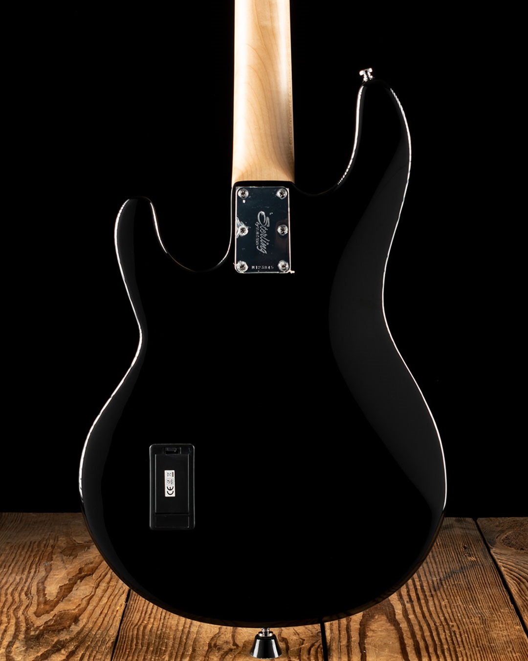 ベース Sterling by MUSICMAN Stingray Ray4 Black Sterling By Music Man StingRay RAY4 Bass Guitar - Black | Sweetwater