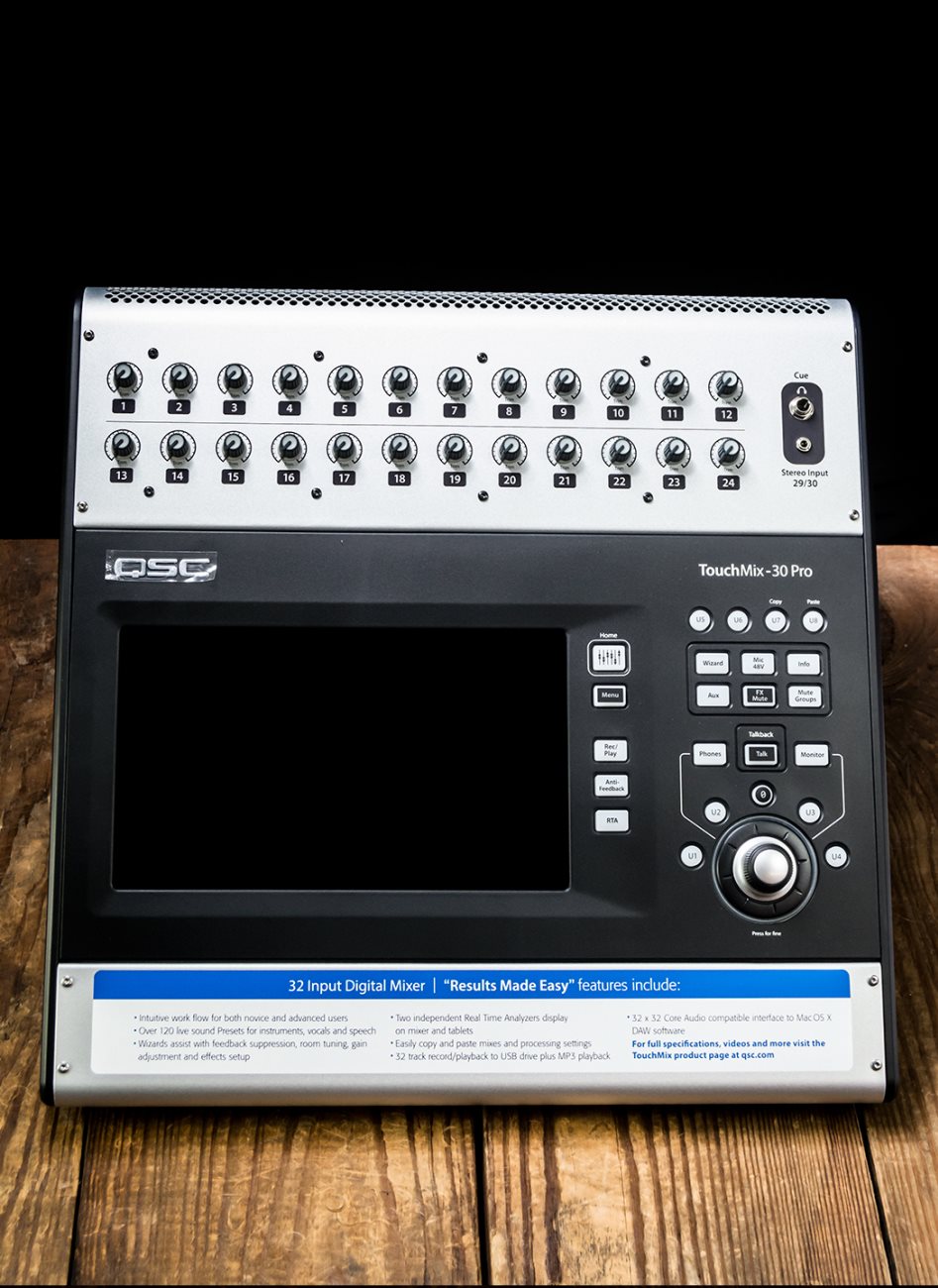 QSC TouchMix-30 Proは、32入力のデジタルミキサー QSC TouchMix-30 Pro 32-channel Touchscreen Digital Mixer