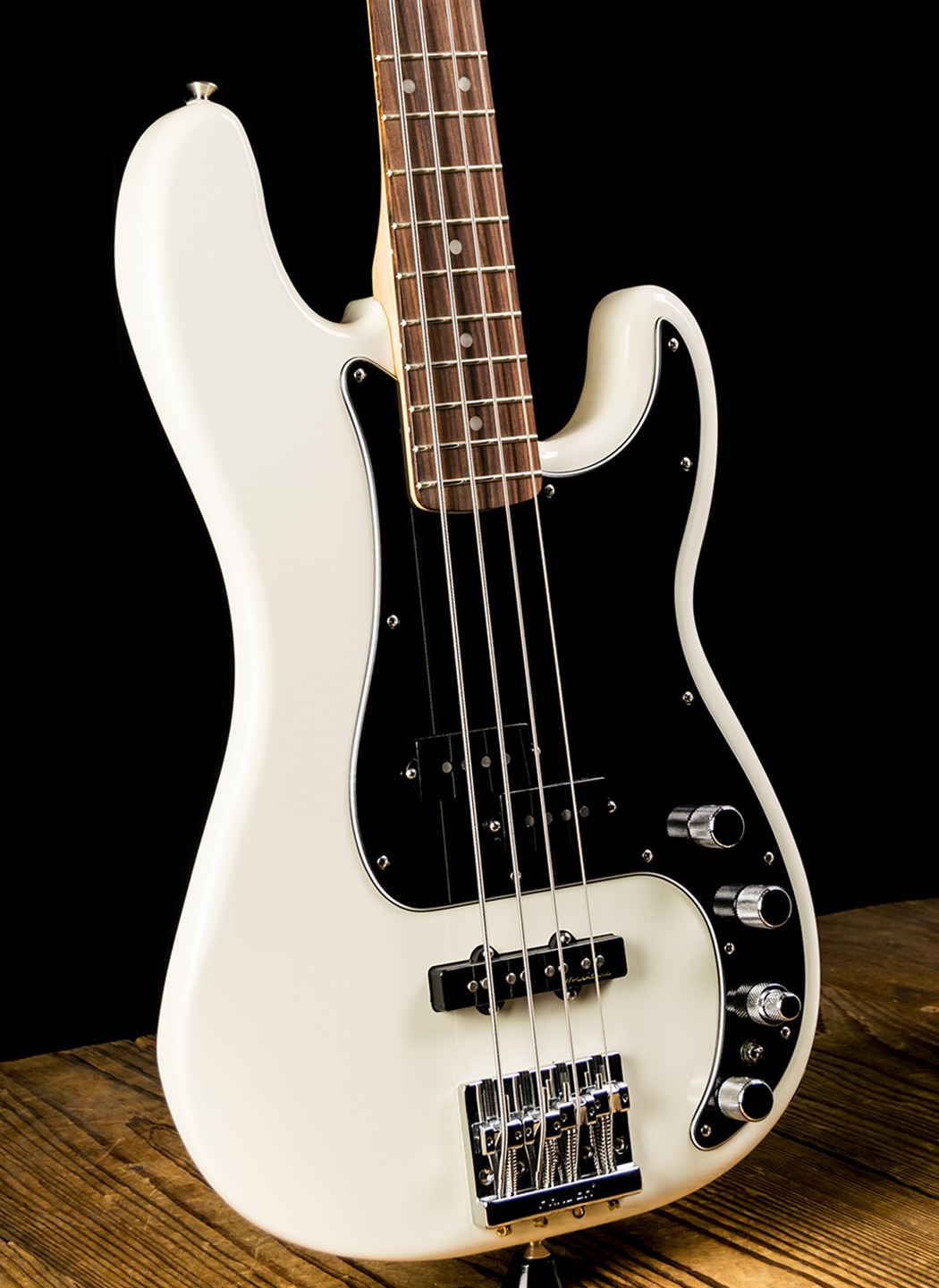 Fender USA Precision Special アクティブ回路 Fender USA Precision Special Walnut 税込販売価格 ￥268,000