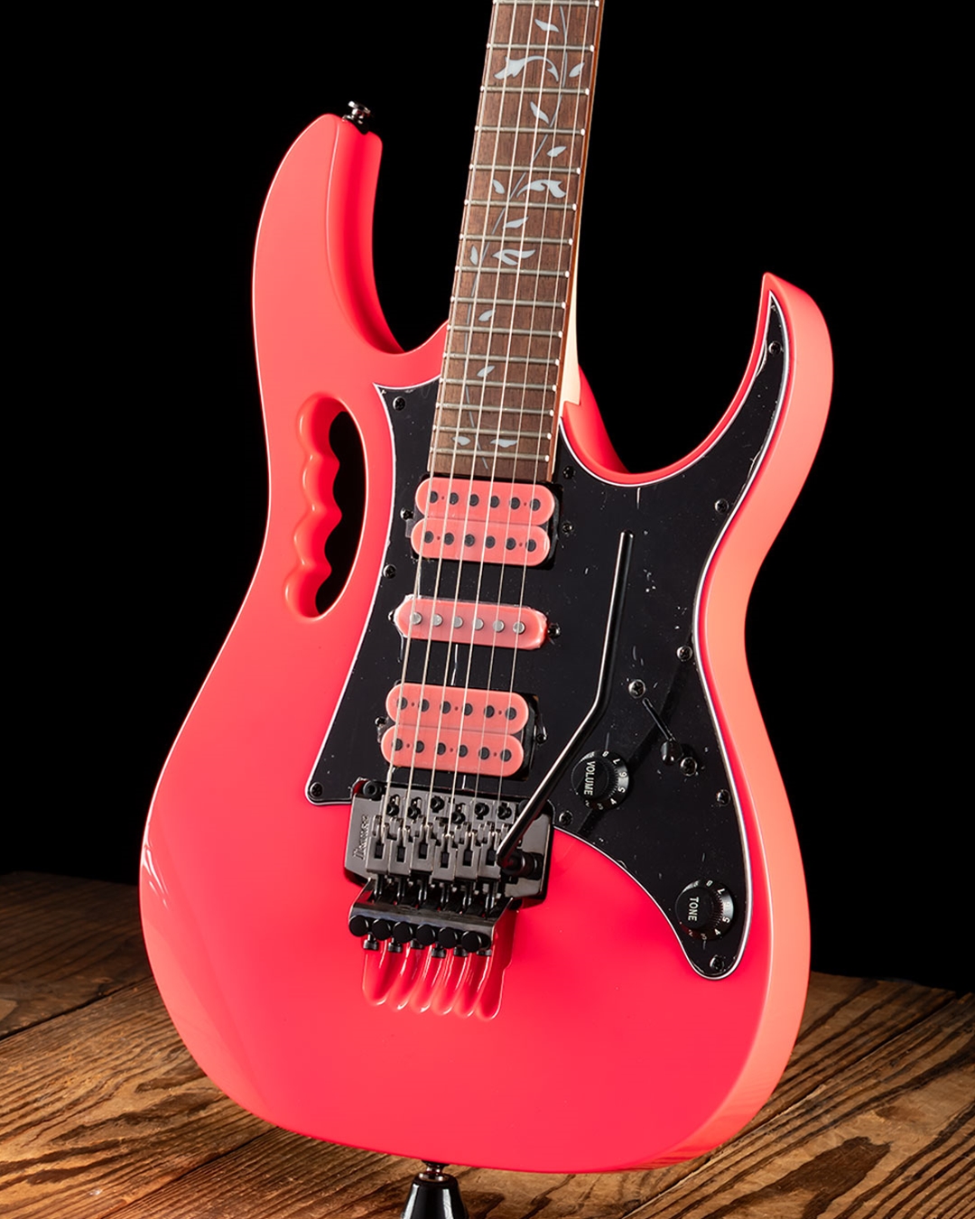 Ibanez JEMJRSP Steve Vai Jem - Pink Ibanez JEMJRSP Steve Vai Jem - Pink