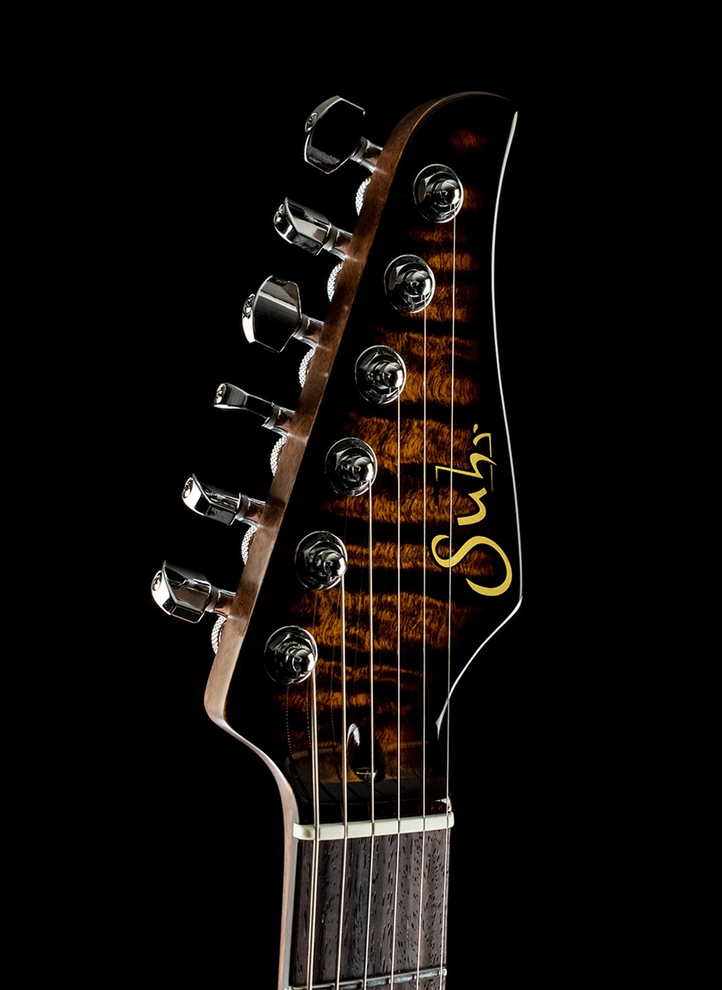 Suhr Modern Custom Carve Top Quilt Maple/African Okoume