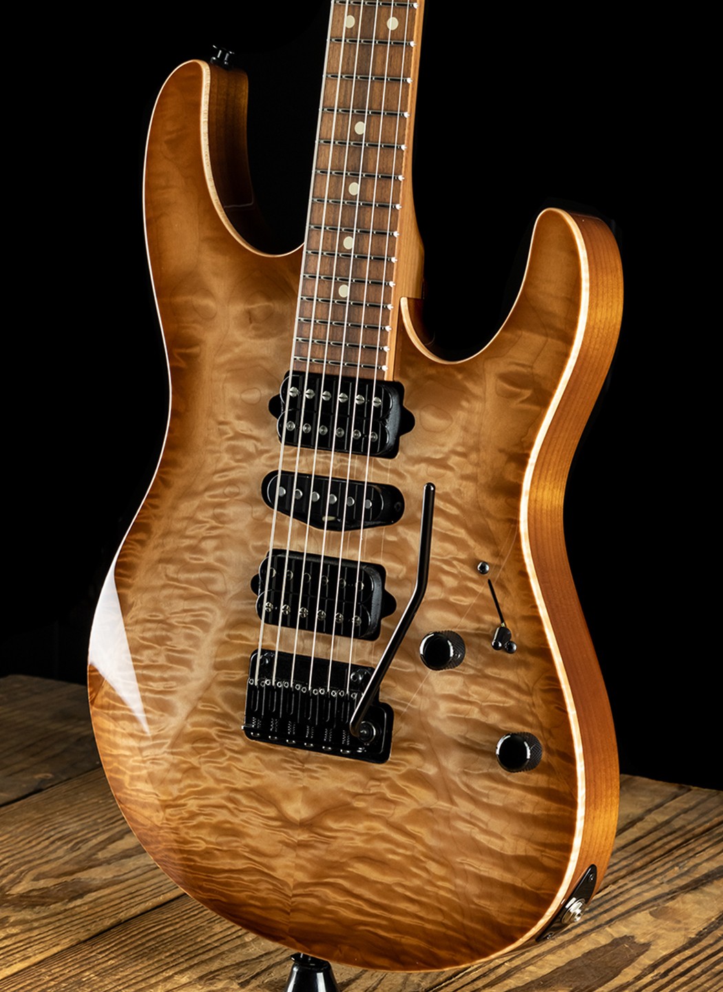 ギター Suhr Standard Quilt Maple Honey Burst Suhr Classic Custom Quilt Maple/Roasted Alder - Bengal Burst