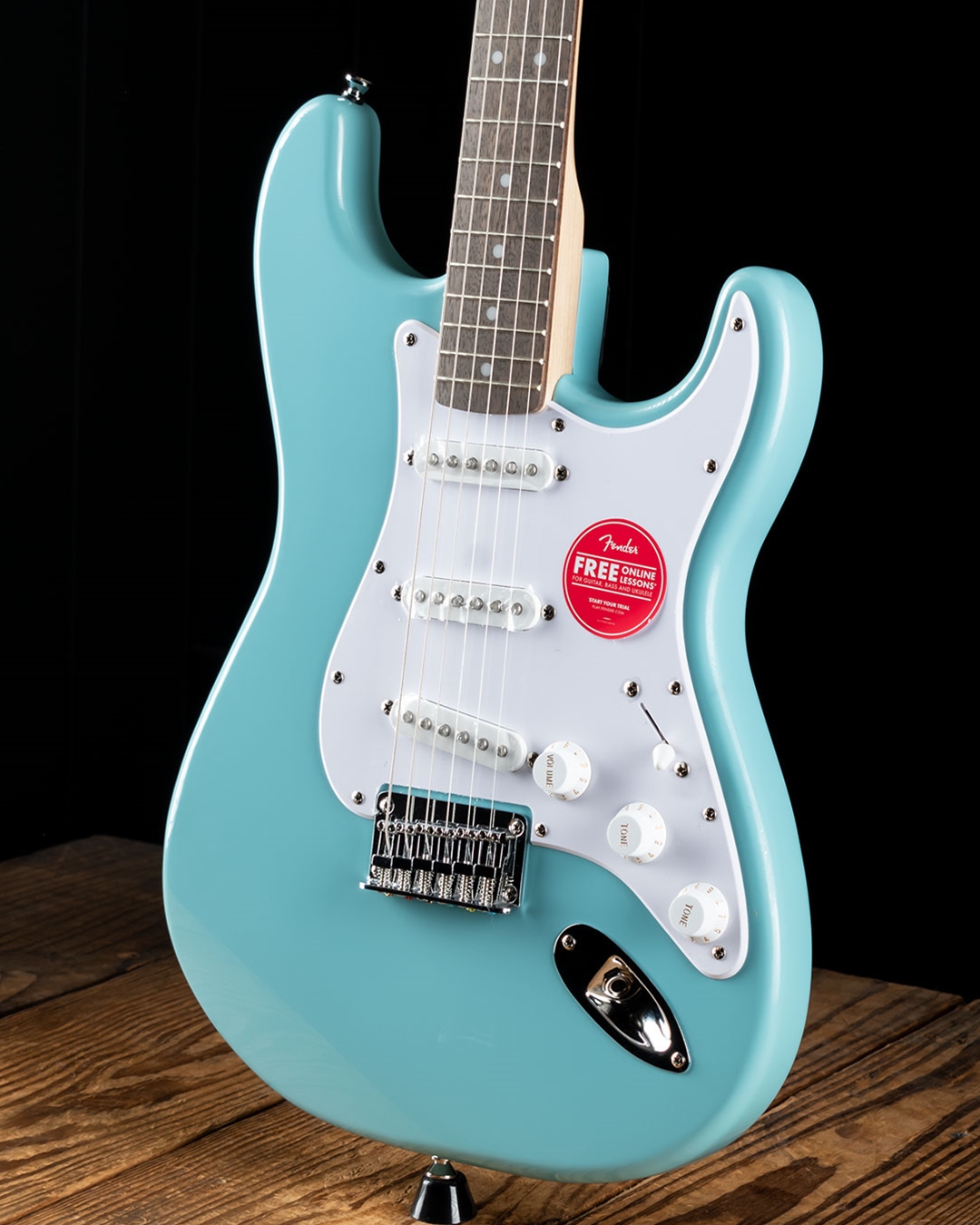 Squier Bullet Stratocaster HT - Tropical Turquoise Squier Bullet Stratocaster HT - Tropical Turquoise