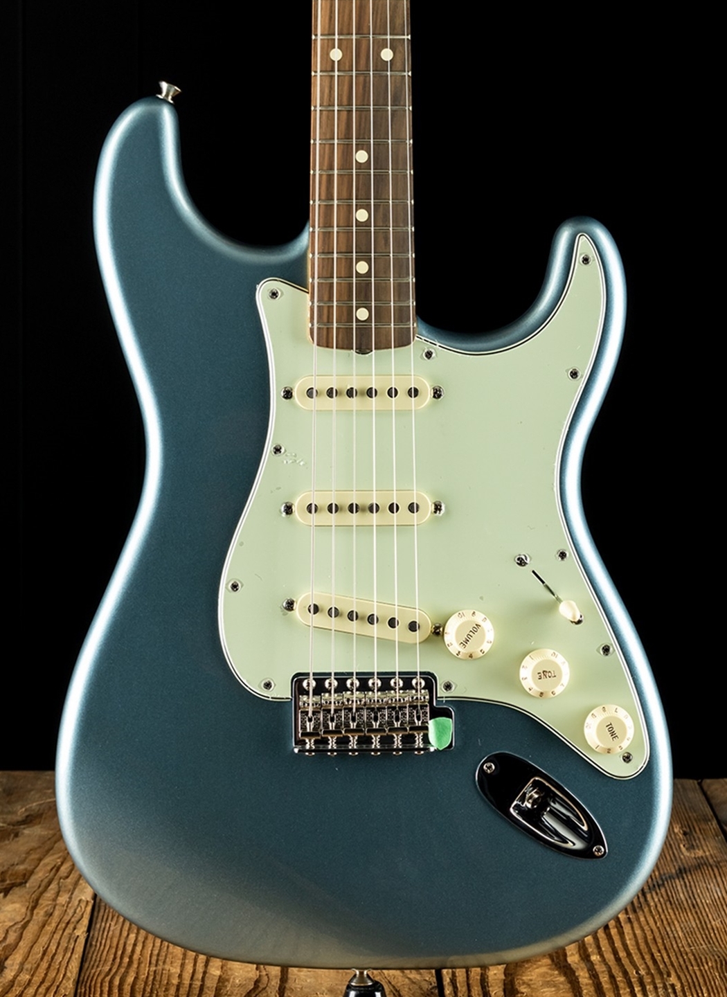 Fender vintera 60s stratocaster ice blue metallic online