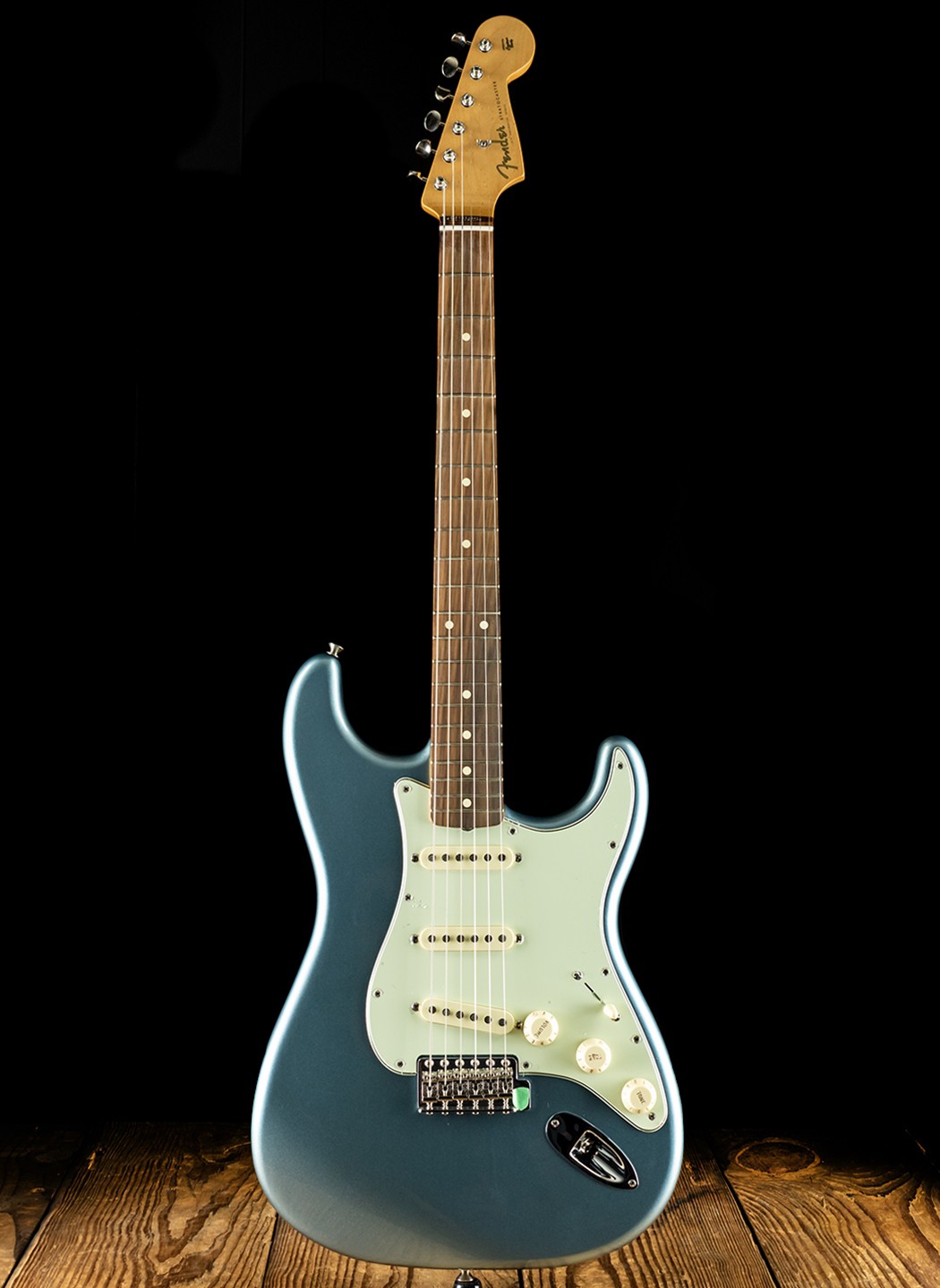 Fender Vintera '60s Stratocaster - Ice Blue Metallic