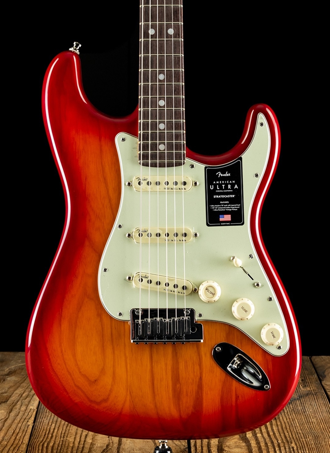 Fender American Ultra Stratocaster Plasma Red Burst