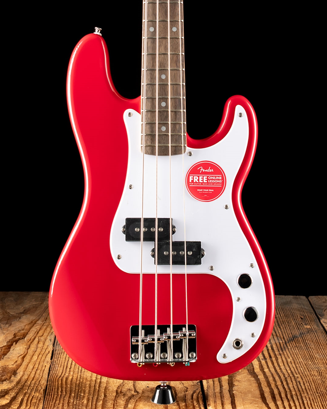 Squier miniレッド Amazon.com: Squier Mini Stratocaster Electric Guitar, Dakota