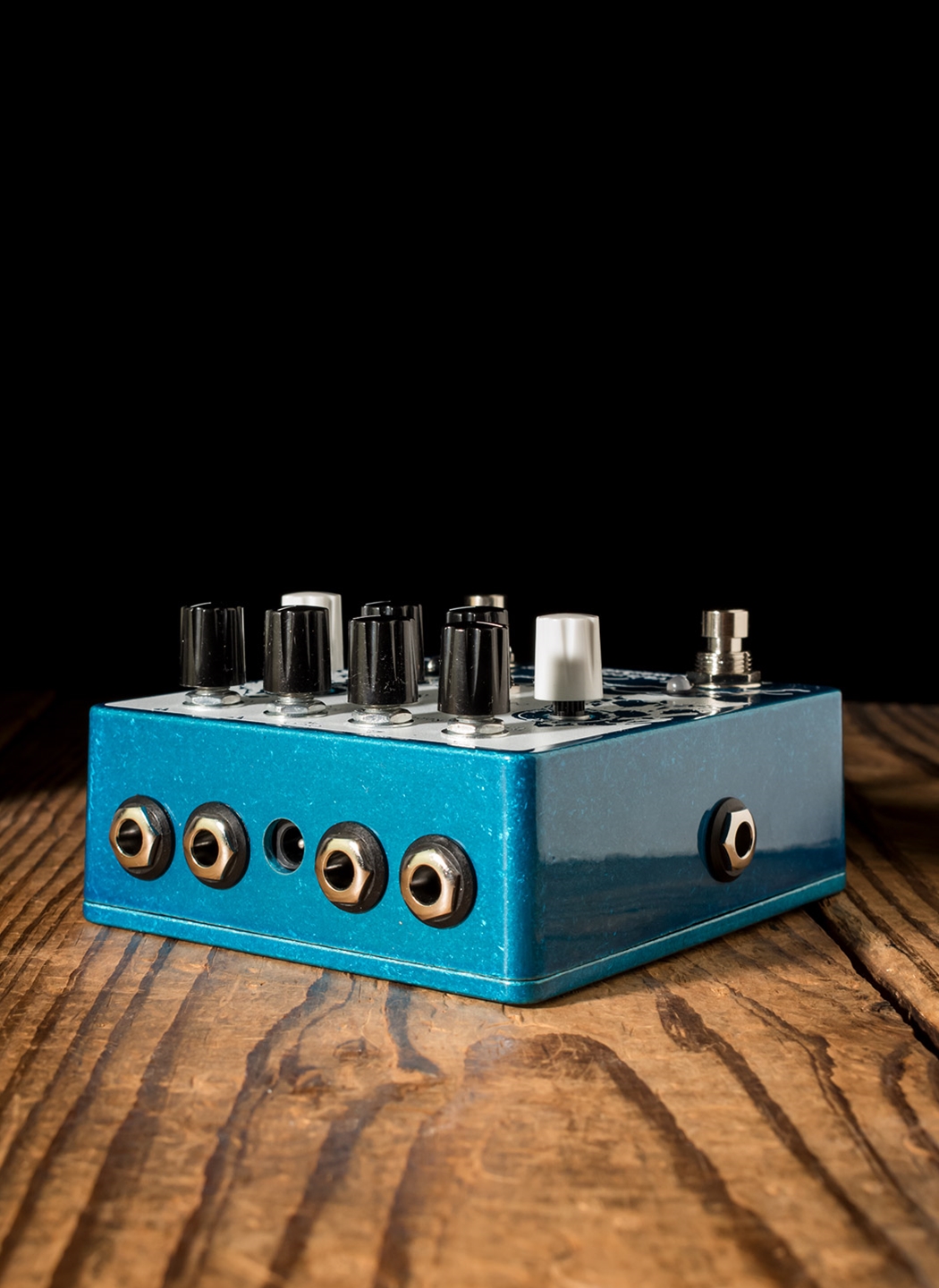 EarthQuaker Devices Avalanche Run V2 Stereo Delay & Reverb Pedal