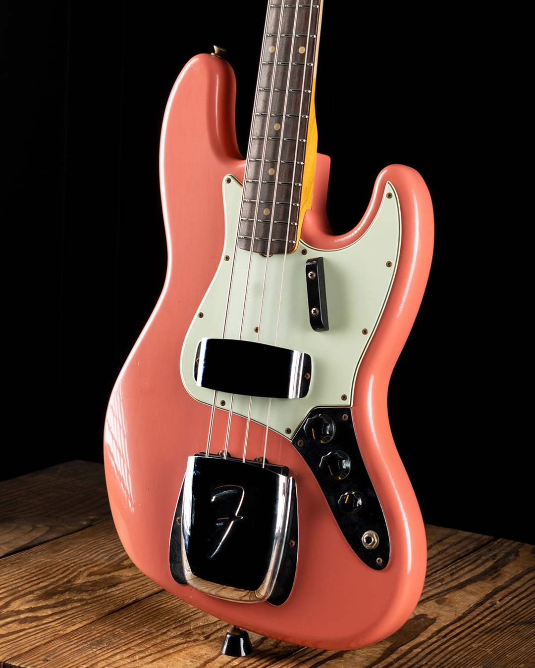 Fender 1964 Journeyman Relic Jazz Bass - Aged Tahitian Coral