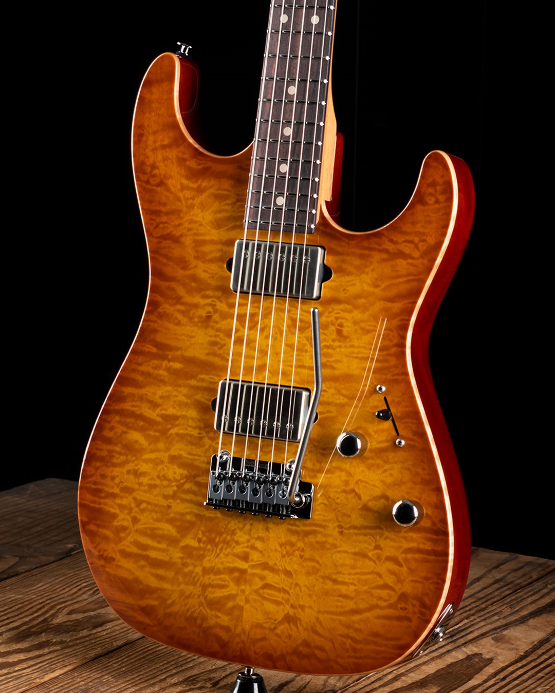 ギター Suhr Standard Quilt Maple Honey Burst Suhr Standard Plus Guitar, Trans Honey Amber Burst, Roasted