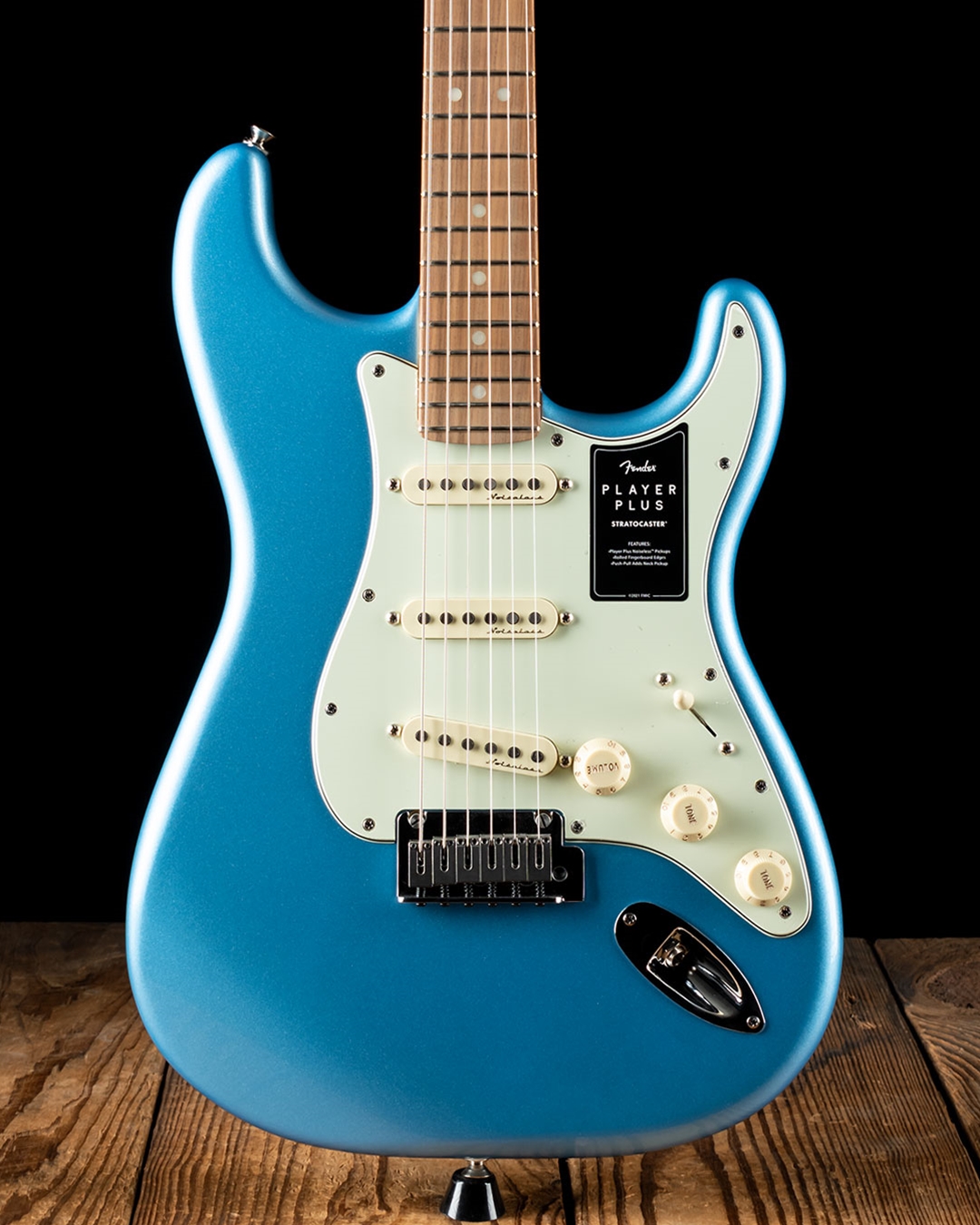 フェンダー　Player Plus Opal Spark Fender ストラト Fender Player Plus Stratocaster - Opal Spark Blue