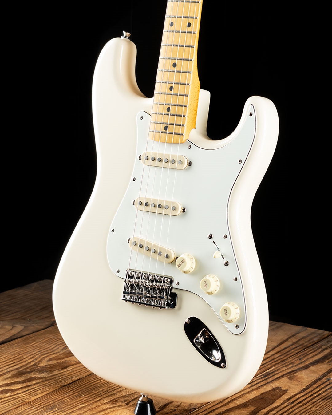 ギター Fender Japan 60s Stratocaster, White Fender Japan Traditional II 60s Stratocaster with RW FB in