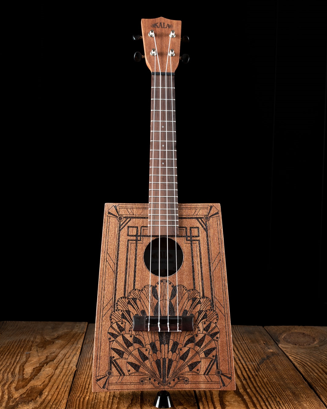 overdrivelse taxa pad Kala Cigar Box Concert Ukulele - Art Deco