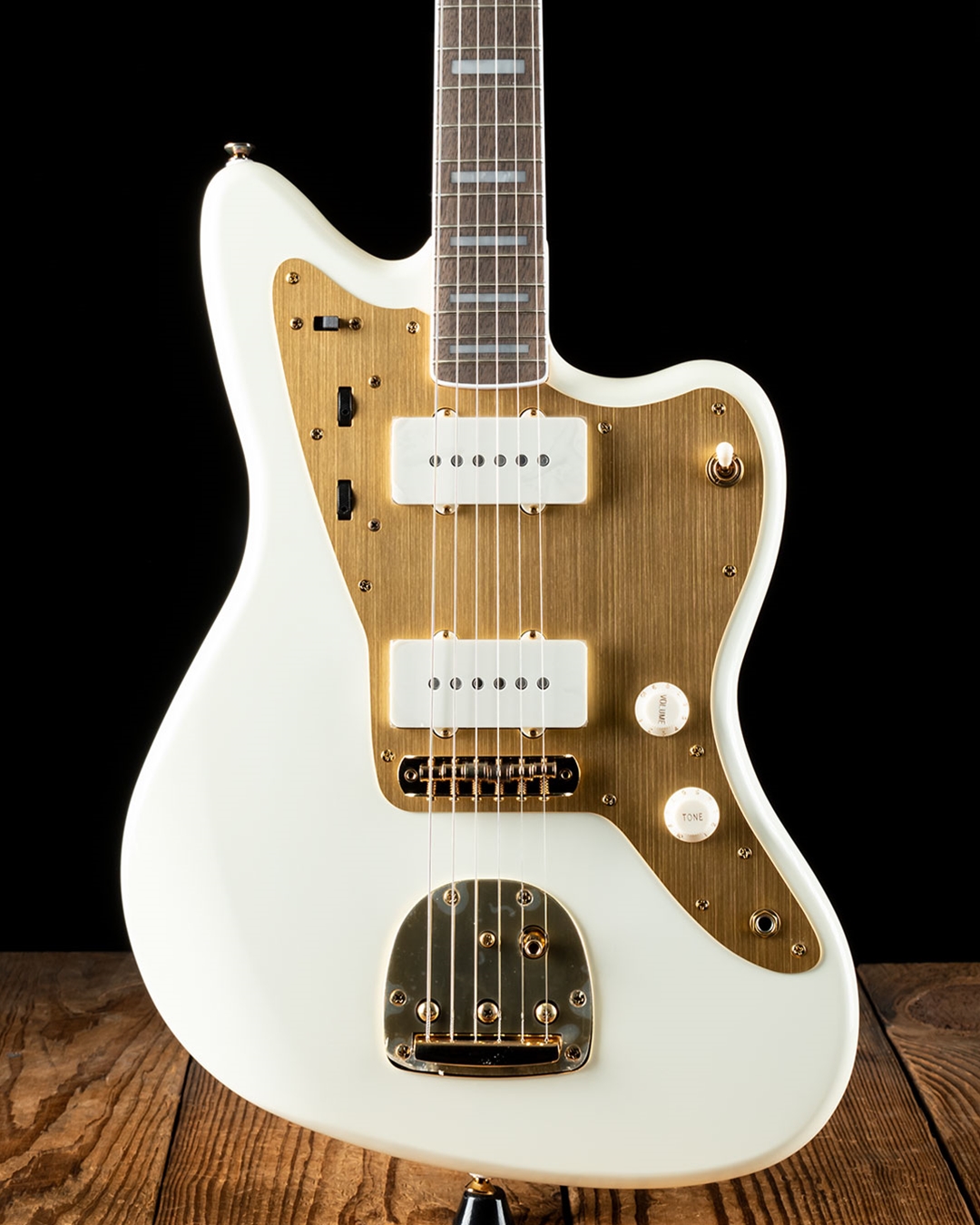Squier Gold Edition 40th Anniversary Jazzmaster - Olympic White Squier Gold Edition 40th Anniversary Jazzmaster - Olympic White