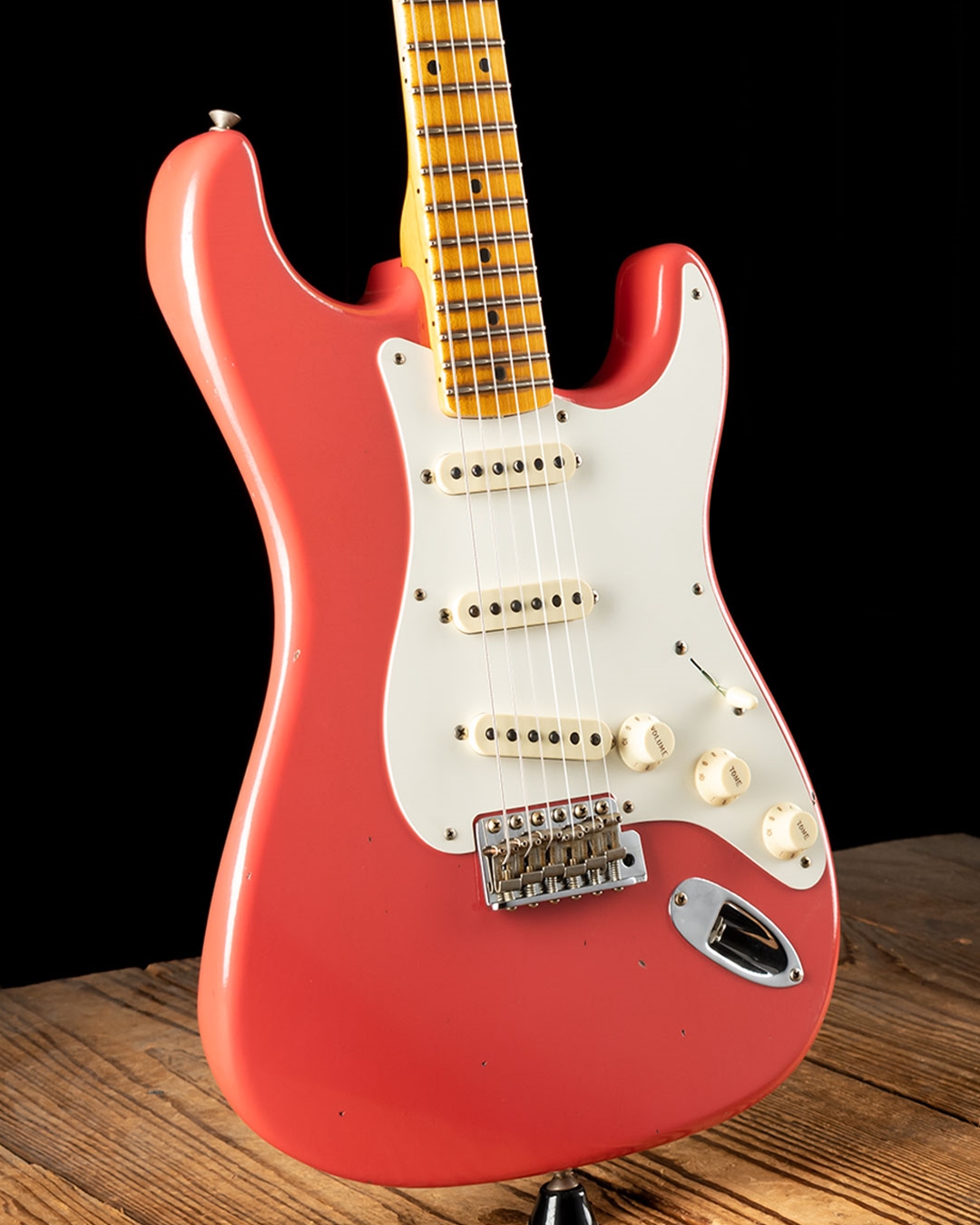 Fender LTD Journeyman Relic '56 Strat - Super Faded Aged Fiesta Red Fender LTD Journeyman Relic '56 Strat - Super Faded Aged Fiesta Red