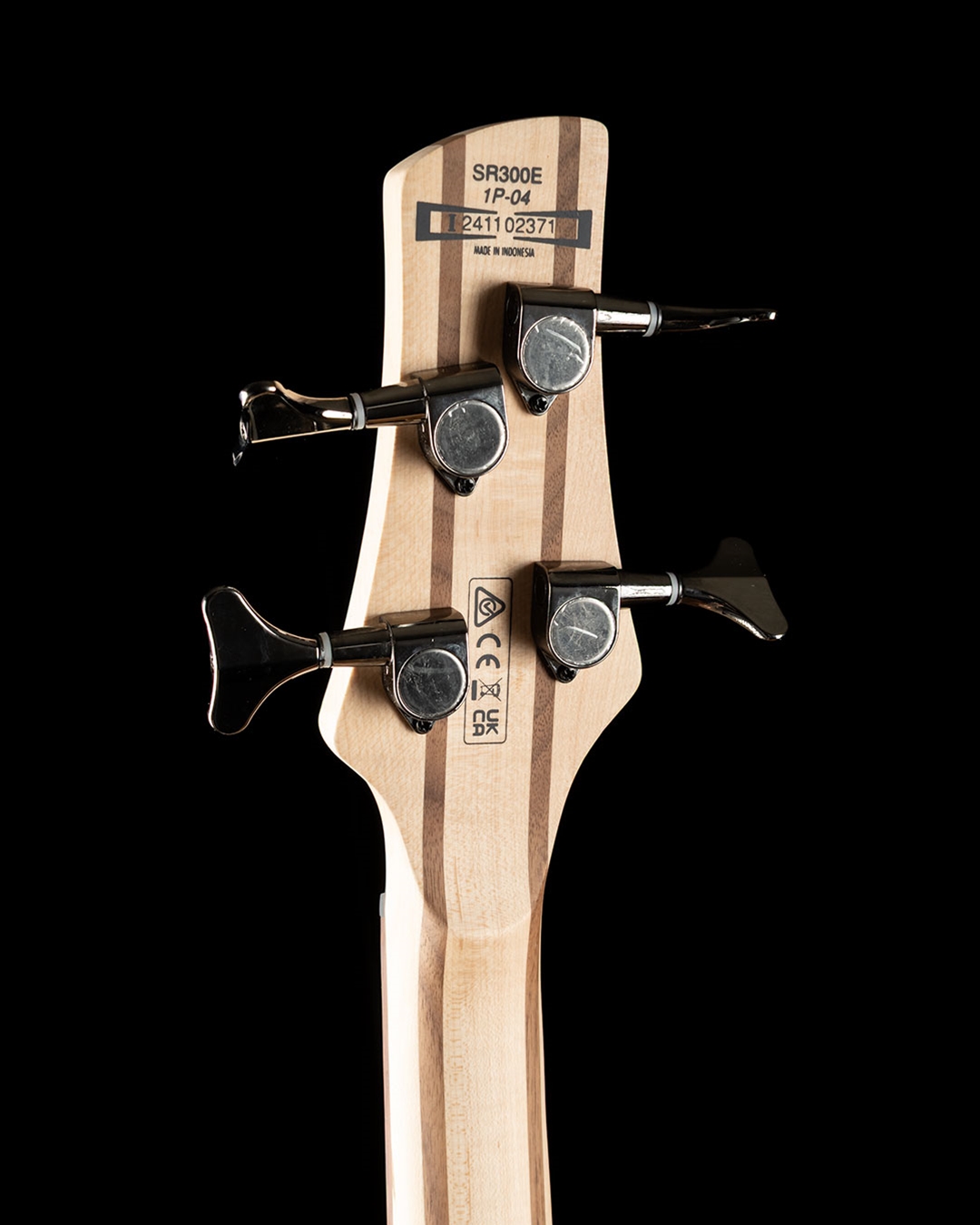 Ibanez SR300E  最新型モデル美品！オマケ付き！ Amazon.com: Ibanez Standard SR300E 4-string Bass Guitar