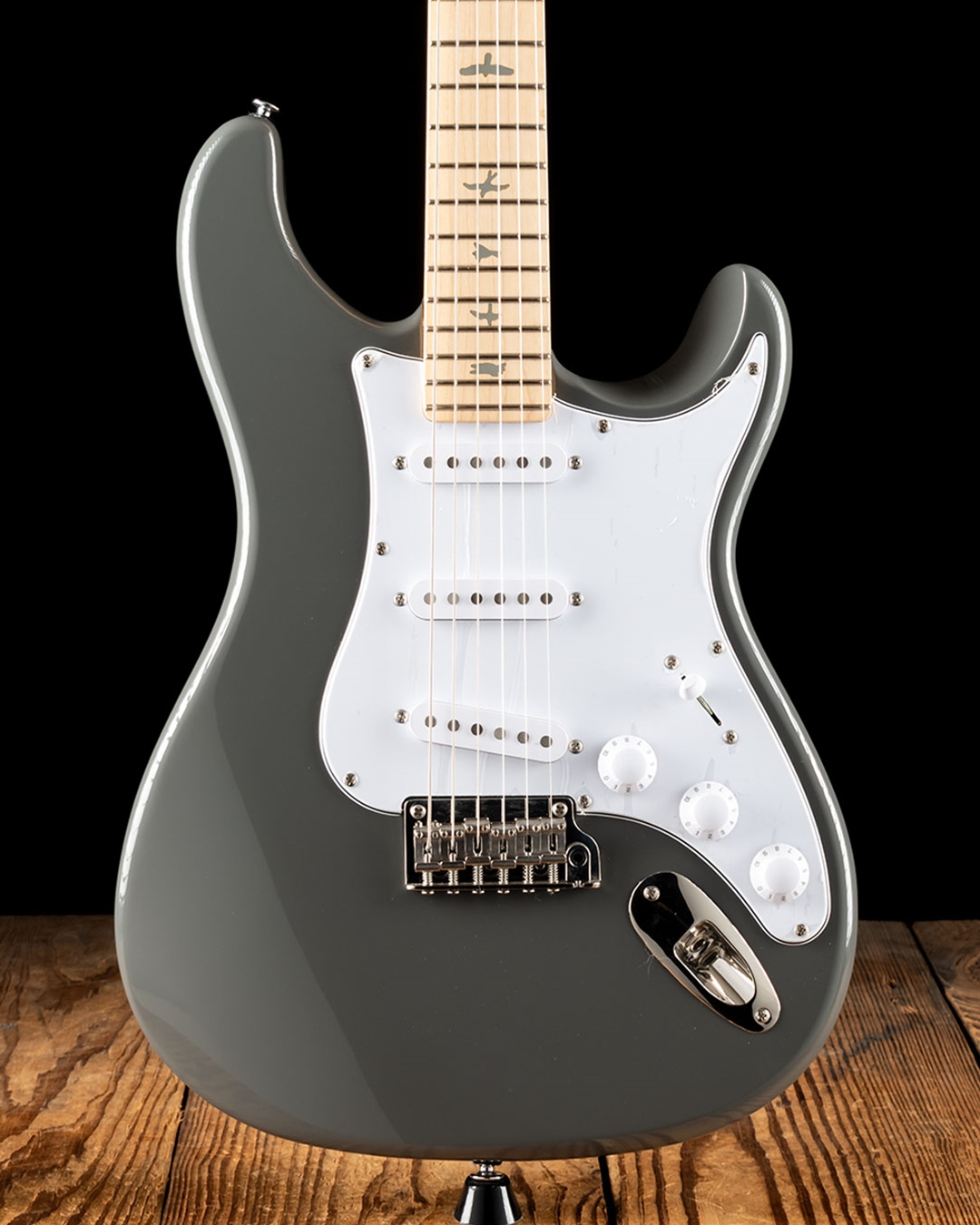 PRS Silver sky se 美品 ギグバックあり PRS SE Silver Sky With Maple Fretboard Electric Guitar