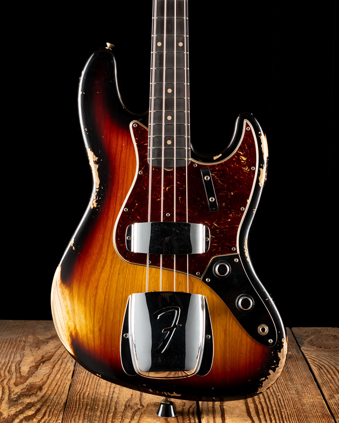 Fender 1961 Heavy Relic Jazz Bass - 3-Color Sunburst