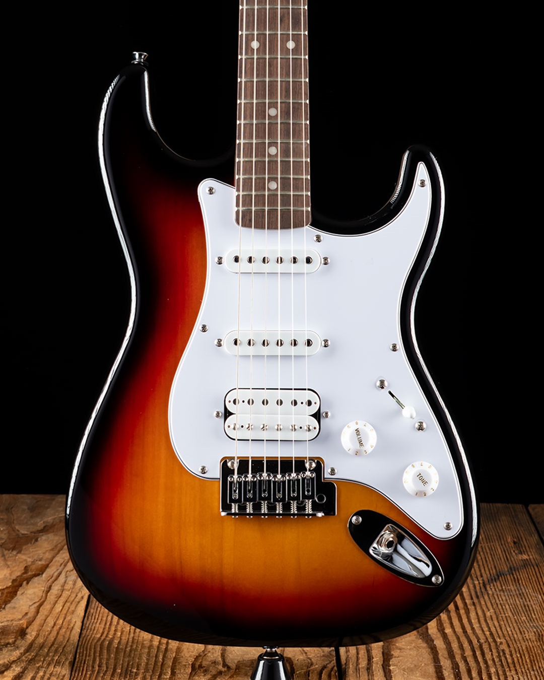 『shino3』Squier by Fender Affinity Amazon.com: Squier by Fender Affinity Stratocaster Jr. HSS 3