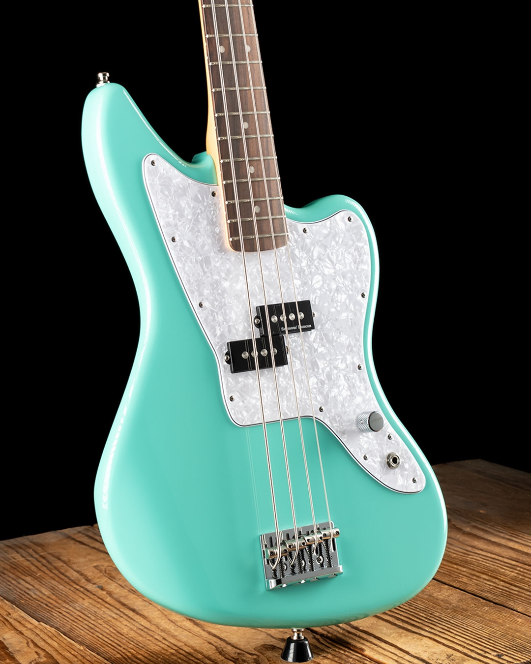 ベース JUNO Jaguar Bass Type Fender Standard Jaguar Bass, Black at Gear4music