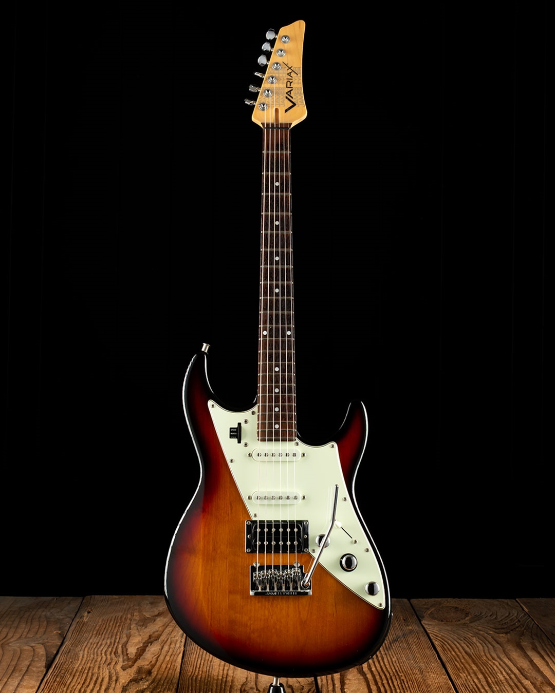 Line 6 James Tyler Variax JTV-69 - 3-Color Sunburst *USED*