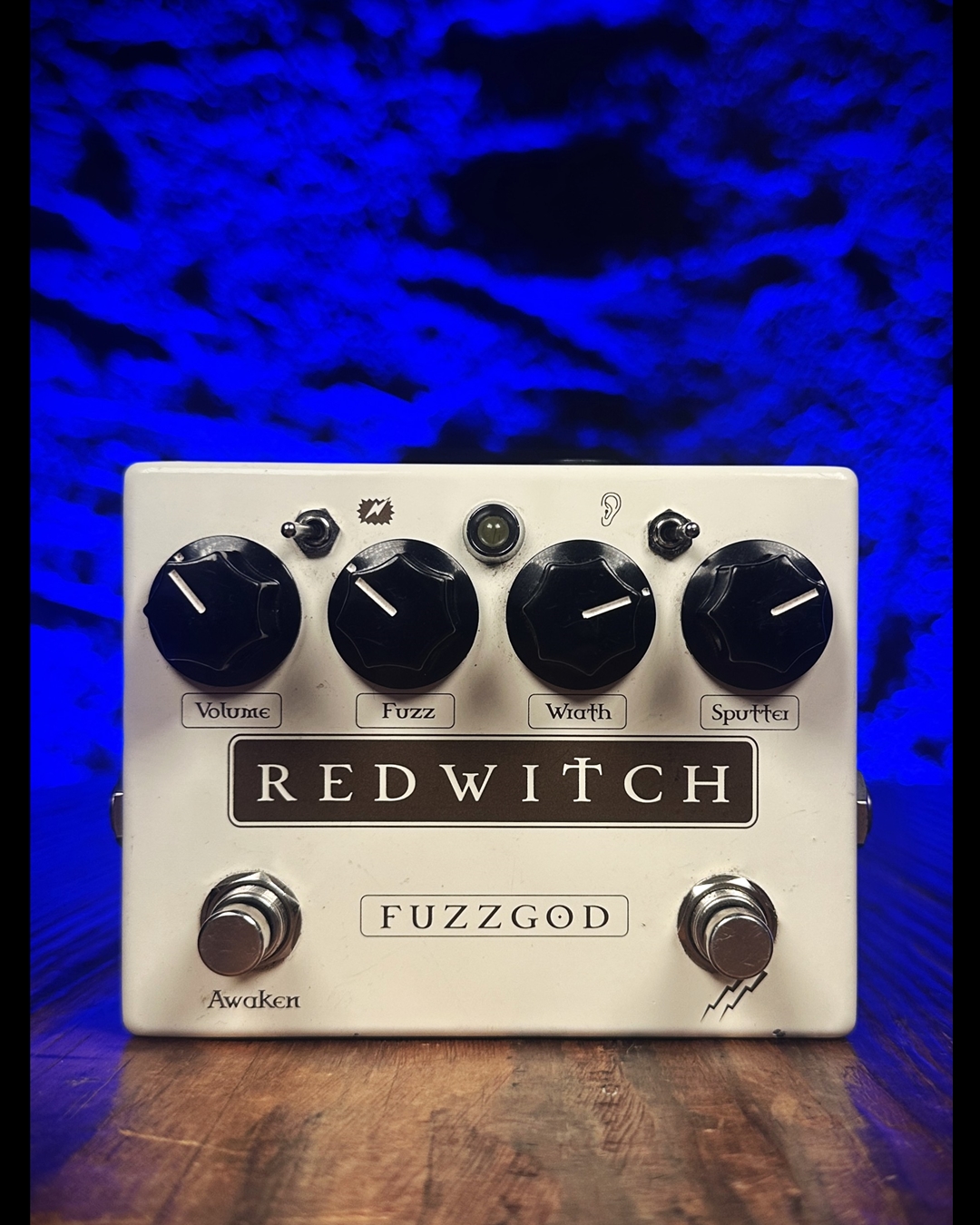 ギター RED WITCH FUZZ GOD Red Witch Fuzz God IV Fuzz Pedal | Sweetwater