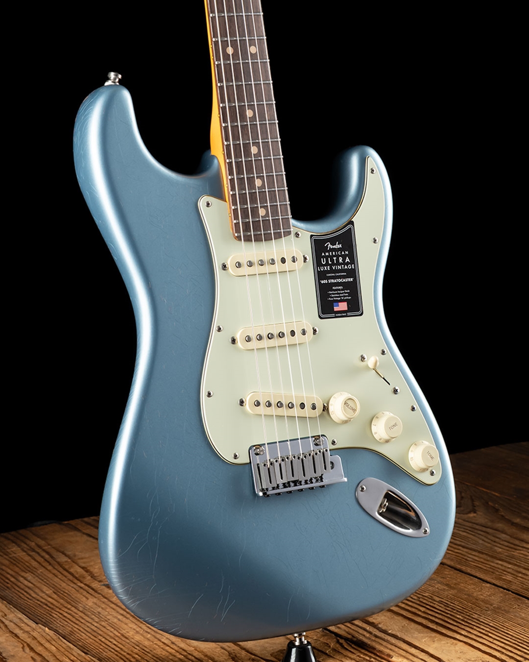 ギター Fender USA 60s Stratocaster Fender American Ultra Luxe '60s Stratocaster - Ice Blue Metallic
