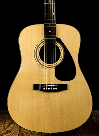 Yamaha Gigmaker Deluxe Acoustic Guitar Package