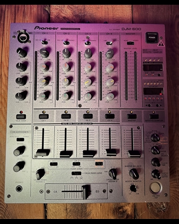 Pioneer DJM-600 4-Channel Effects Professional DJ Mixer *USED*