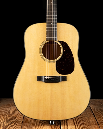 Martin D-18 - Natural