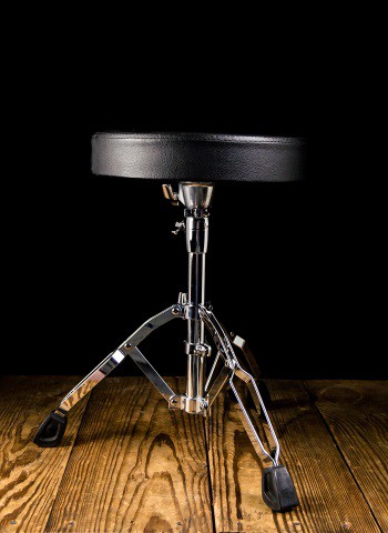 Pearl D790 Thron Hocker – Doppelstrebiger Musikerhocker Mit Vinylsitz, Schwarz