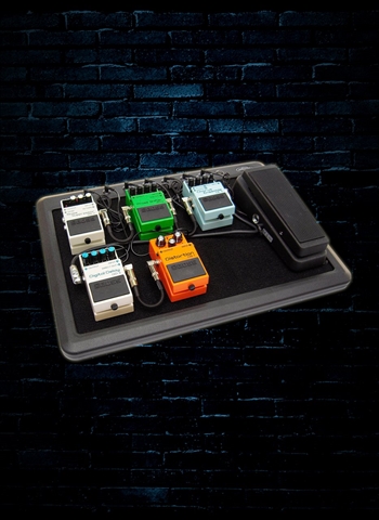 SKB 1SKB-PS-8 Powered Pedalboard