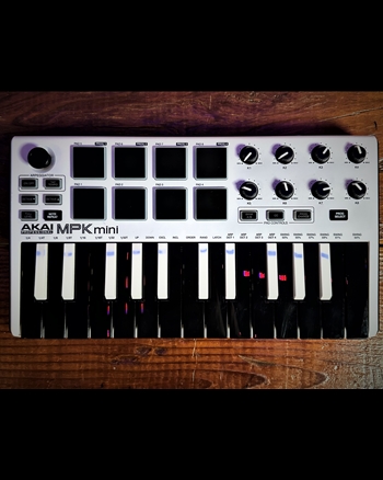 Akai MPK mini Laptop Keyboard and Pad Controller *USED*