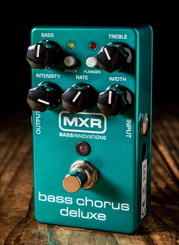 MXR M83 Bass Chorus Deluxe Pedal