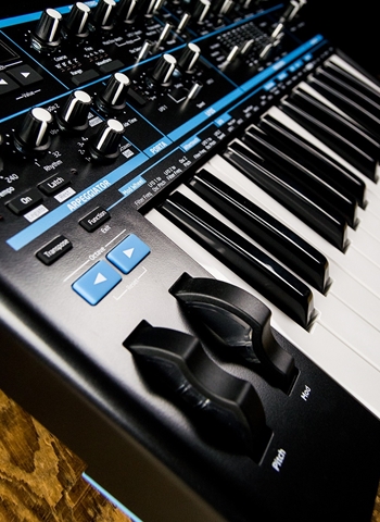 Novation Bass Station II - 25-Key Analog Synthesizer