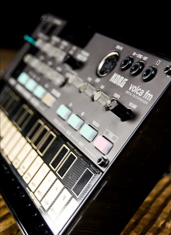 Korg volca fm - Digital FM Synthesizer