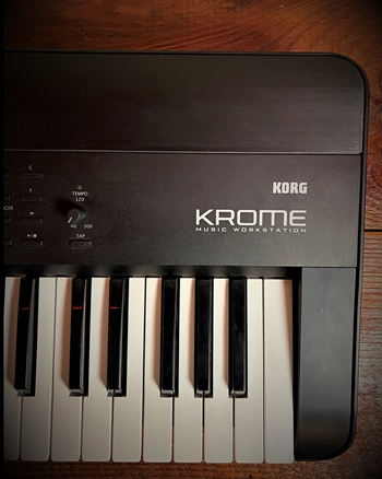 Korg KROME 73-Key Music Workstation *USED*