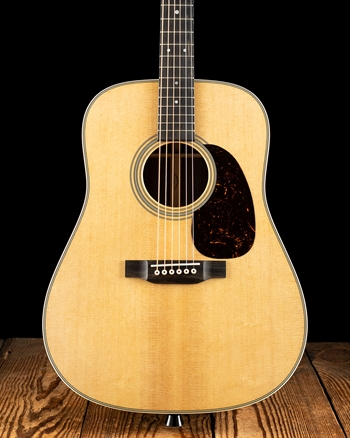 Martin D-28 - Natural