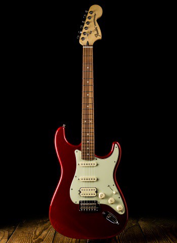 Fender Deluxe Stratocaster HSS - Candy Apple Red