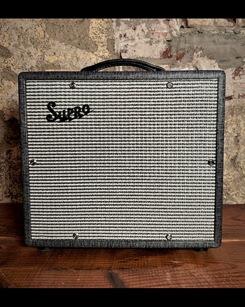 Supro 1600 Supreme - 25 Watts 1x10" Guitar Combo *USED*