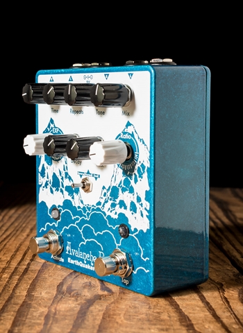 ギター EarthQuaker Devices Avalanche Run EarthQuaker Devices Avalanche Run V2 Delay and Reverb Pedal