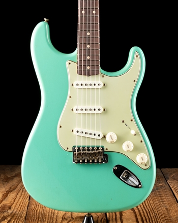 Fender Custom Shop Limited Edition '62/'63 Journeyman Relic Stratocaster - Aged Seafoam Green