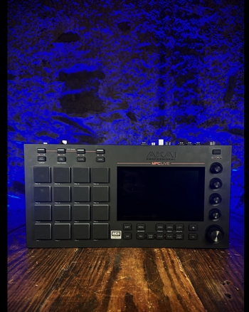 Akai MPC Live - Standalone Sampler/Sequencer *USED*